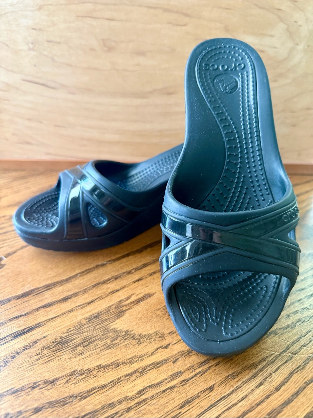 Crocs Women's Black Wedge Heel Summer Slide Sandals, great condition size 7 - Picture 3 of 9